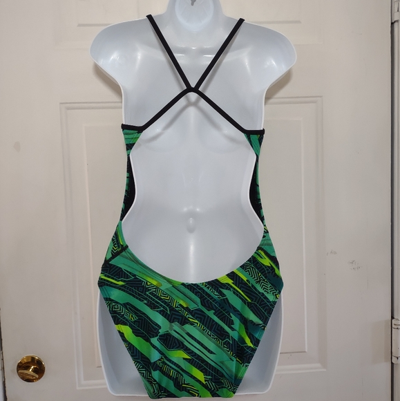 TYR Miramar Diamond Fit Women’s Swimsuit. Size 34 - Picture 6 of 11